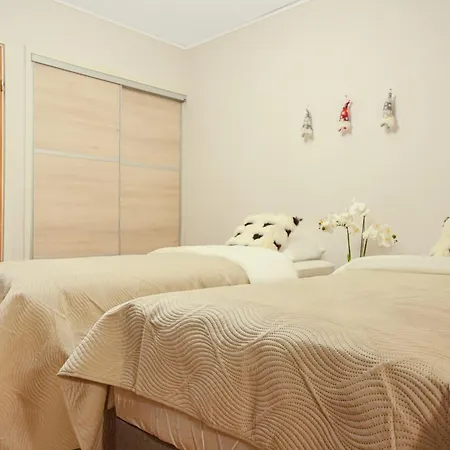 Christmas Wonderland 125squar Meter Great Location *